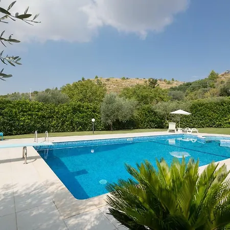 Calaforno Villa